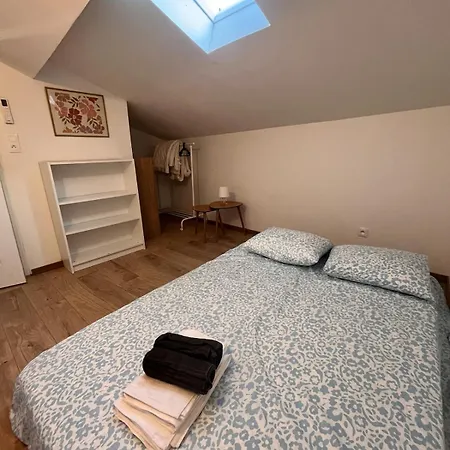 Quiet House For 12 People Near Cite Ferienhaus